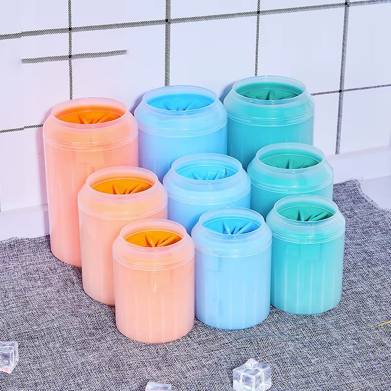 Effortless Outdoor Paw Cleaning: Portable Silicone Dog Paw Washer with Combs